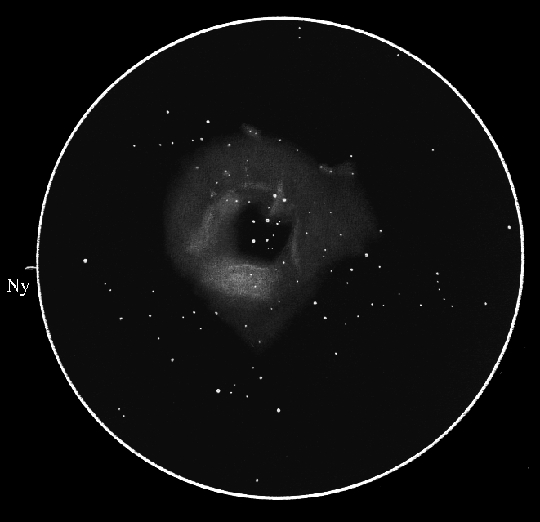 A Rozetta-köd (NGC 2237-8) és nyílthalmaza (NGC 2244) Szabó Gábor rajzán, melyet 15 cm-es reflektorral, 19x-es nagyítással, OIII szűrőn keresztül készített