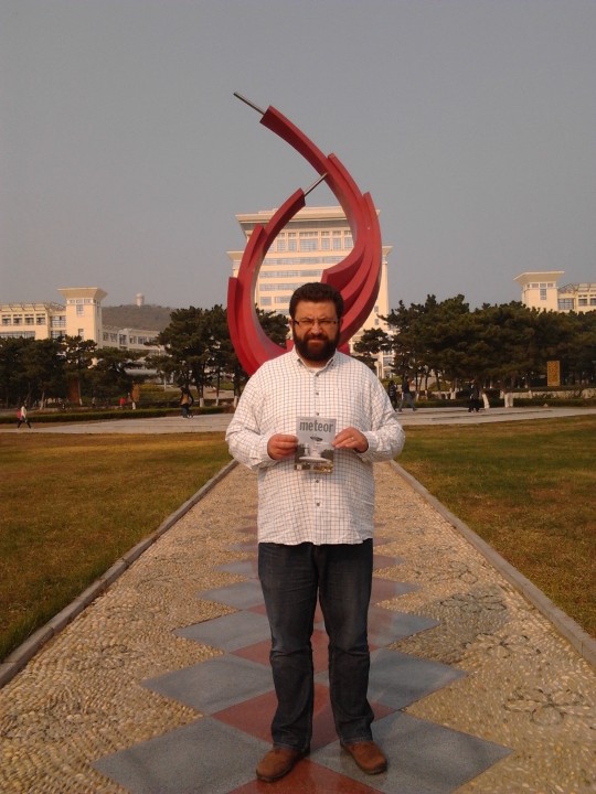 Facskó Gábor Kínában, Weihaiban, a Shandong Egyetemen.