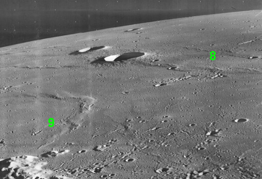 A Planitia Descensus térsége a Luna 9 leszállóhelyével és a Luna 8 becsapódási helyével.
