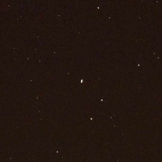 A (3122) Florence kisbolygót már magyar amatőrcsillagászok is észlelték. Ezt a felvételt Kocsis Antal készítette augusztus 29-én a Balaton Csillagvizsgáló 100/900-as refraktorával. Az 1 perces expozícióval készült fotón jól láthatóan elmozdult a kisbolygó.