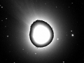 A kóma Tuboly Vince felvételén (Hegyháti Csillagvizsgáló, 2006.10.25. 17:23-17:48 UT között, 50 cm-es RC-teleszkóp, FLI CM-9-es CCD kamera)