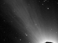 A kóma és a csóva Tuboly Vince felvételén (Hegyháti Csillagvizsgáló, 2006.10.25. 17:30 UT, 50 cm-es RC-teleszkóp, FLI CM-9-es CCD kamera)